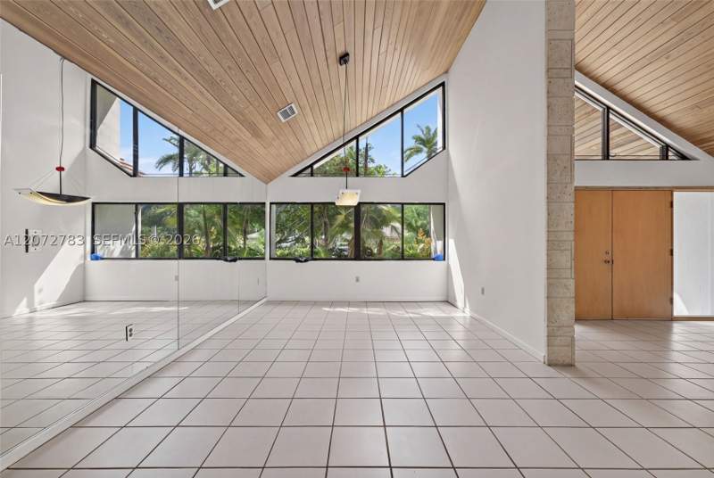 5 bedroom SingleFamilyResidence at 14321 SW 99th Ct, Jacare Sub, Miami — photo 5