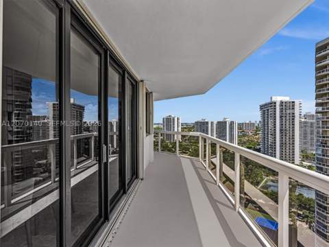 20185 E Country Club Dr 2101, Aventura FL - photo 21 of 68