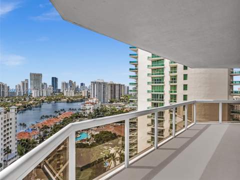 20185 E Country Club Dr 2101, Aventura FL - photo 8 of 68