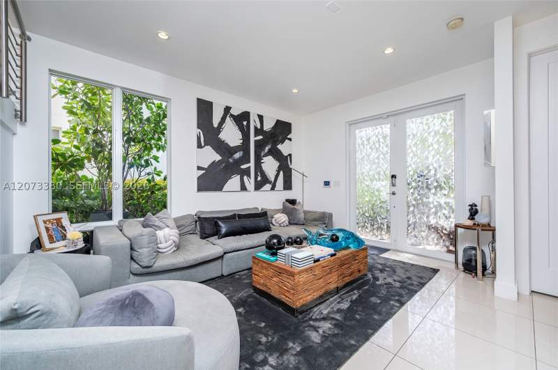 4 bedroom Townhouse at 6428 NW 104th Ct, Landmark At Doral, Doral — photo 4