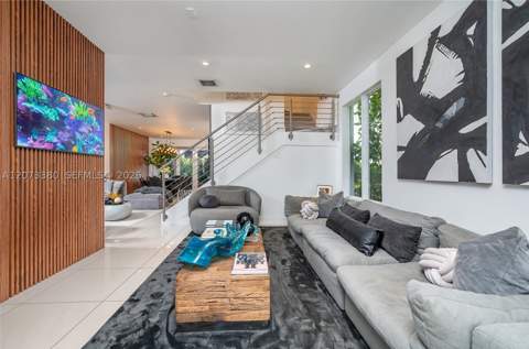 6428 NW 104th Ct, Doral FL - photo 8 of 44