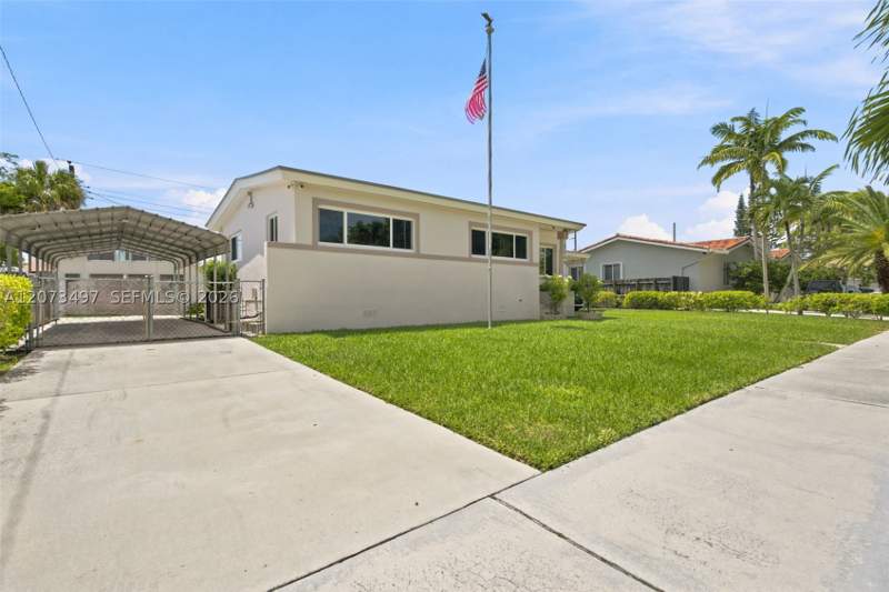 3 bedroom SingleFamilyResidence at 3240 SW 84th Ave, Coral Way Village Sec A P, Miami — photo 3