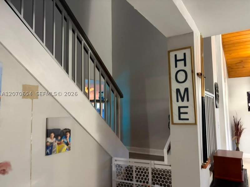 4 bedroom SingleFamilyResidence at 10051 SW 147th Pl, Live Oak Of The Hammocks, Miami — photo 3