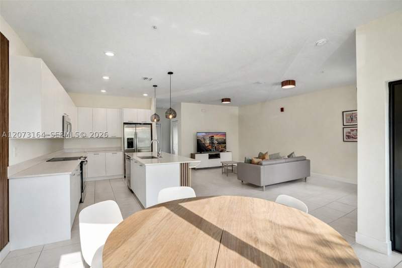 3 bedroom Condominium at 8001 NW 41st St F-109, Downtown Doral South Phas, Doral — photo 4