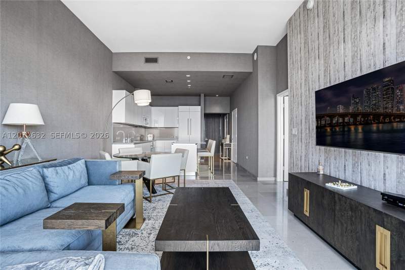 1 bedroom Condominium at 88 SW 7th St 4006, Rise Condo, Miami — photo 3