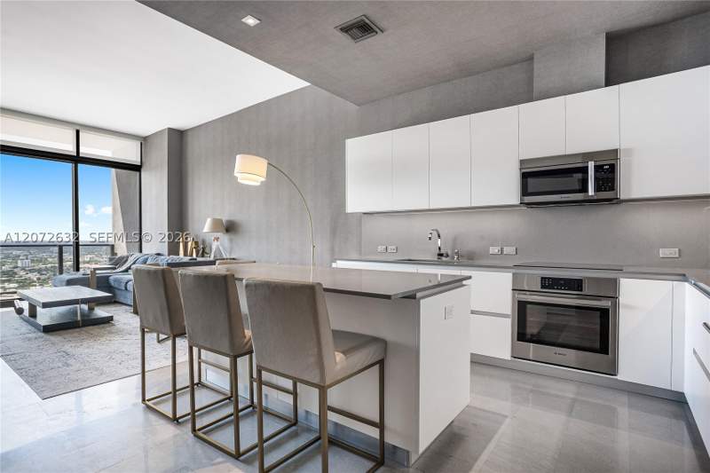 1 bedroom Condominium at 88 SW 7th St 4006, Rise Condo, Miami — photo 4