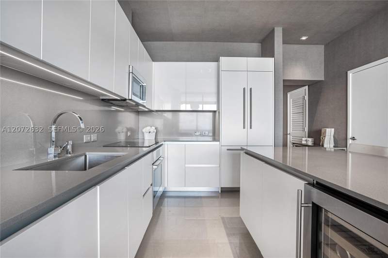 1 bedroom Condominium at 88 SW 7th St 4006, Rise Condo, Miami — photo 5