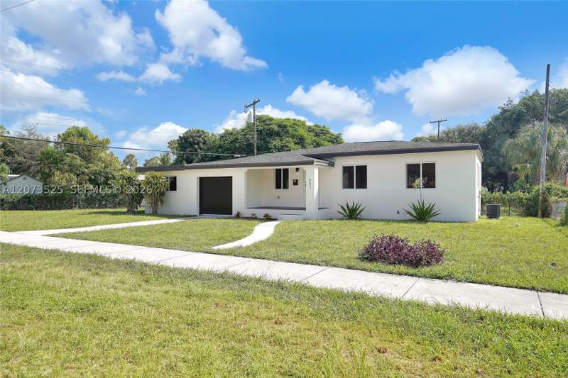 4 bedroom SingleFamilyResidence at 657 Ahmad St, Plat No 1 Opa Locka, Opa Locka — photo 2