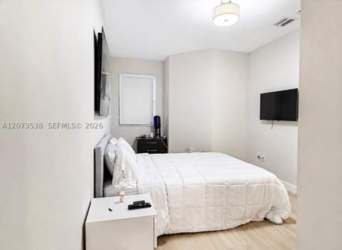 5930 NW 104th Path, Doral FL - photo 14 of 22