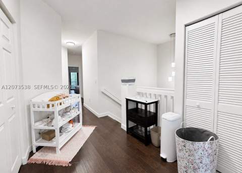 5930 NW 104th Path, Doral FL - photo 9 of 22