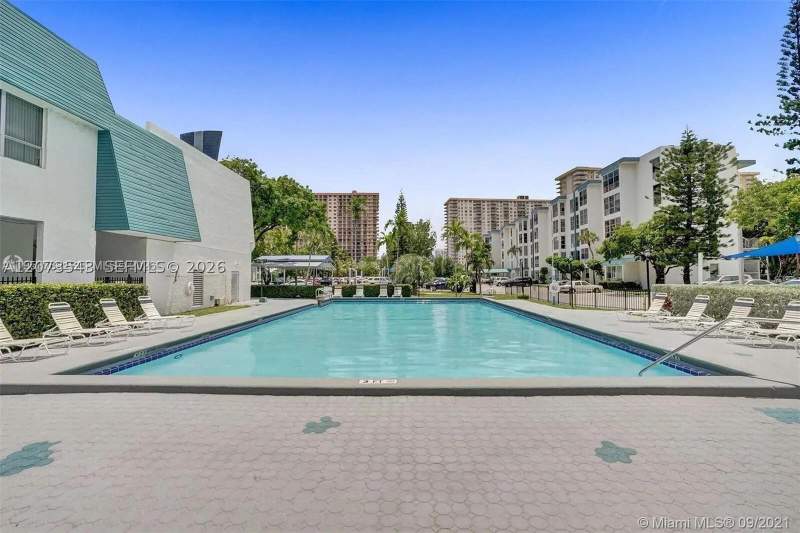 1 bedroom Condominium at 17560 Atlantic Blvd 405, Avila Condo, Sunny Isles Beach — photo 3