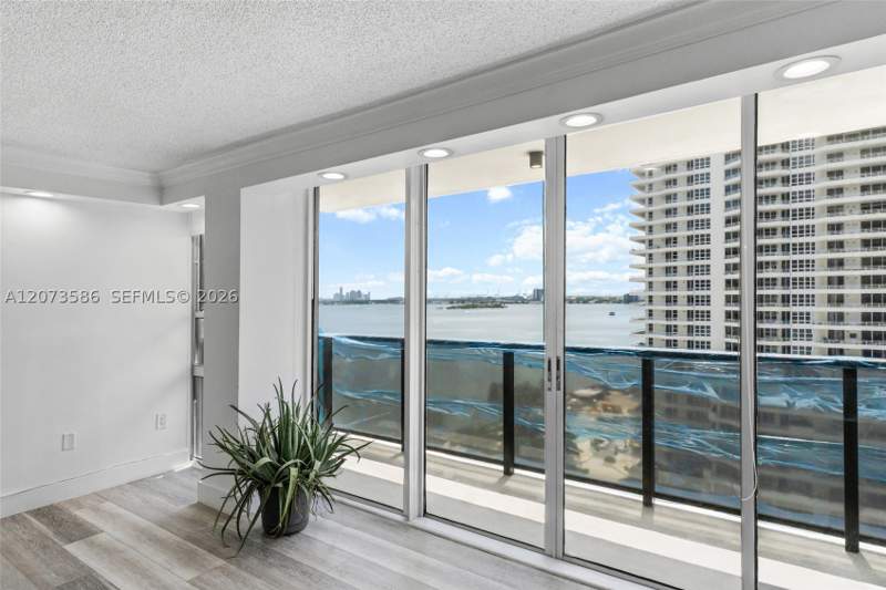 2 bedroom Condominium at 600 NE 36th St 1404, Charter Club Condo, Miami — photo 4