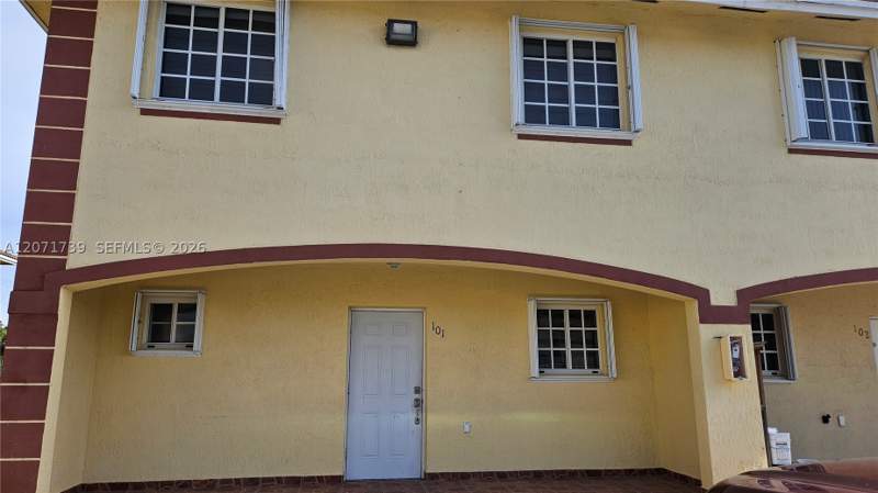 3 bedroom Condominium at 6758 NW 182nd St 101, Marquis Villa-Ii Condo, Hialeah — photo 2