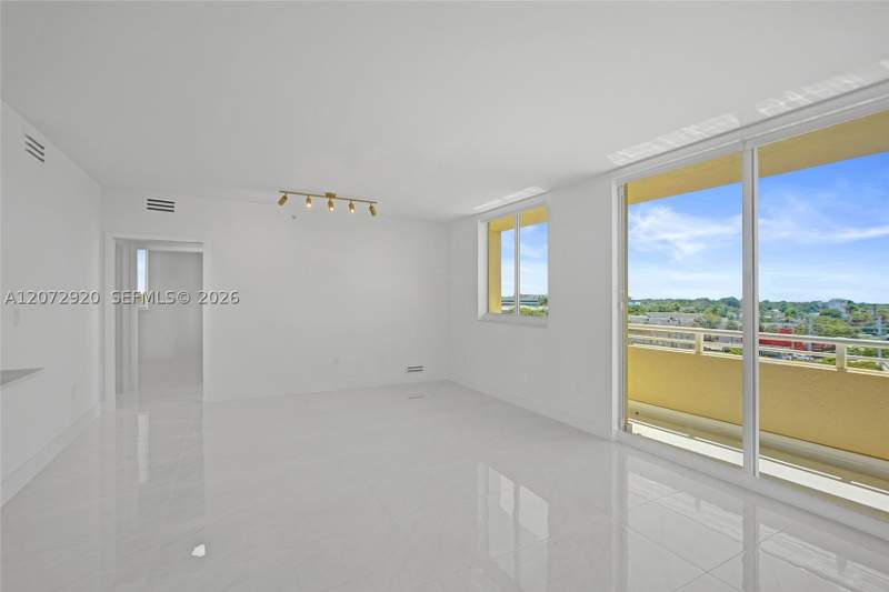 3 bedroom Condominium at 2775 NE 187th St 514, Venture At Aventura West, Aventura — photo 4