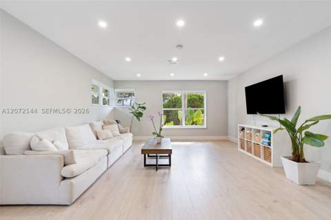 10650 NE 11th Ct, Miami Shores FL - photo 6 of 29