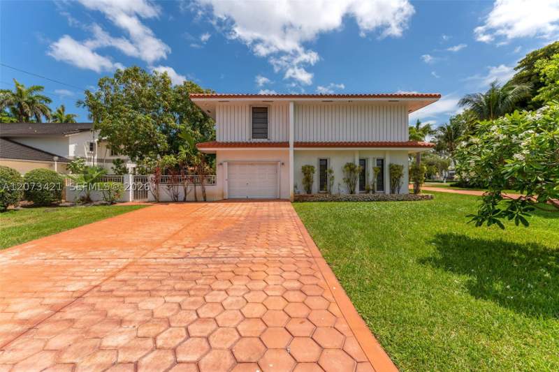 5 bedroom SingleFamilyResidence at 8390 SW 2nd St, Flagler Waterway Estates, Miami — photo 4