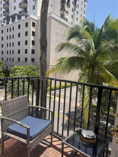 323 Navarre Ave 301, Coral Gables FL - photo 8 of 23