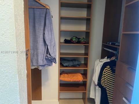 300 Bayview Dr 1707, Sunny Isles Beach FL - photo 19 of 33