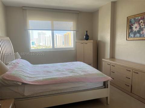 300 Bayview Dr 1707, Sunny Isles Beach FL - photo 23 of 33