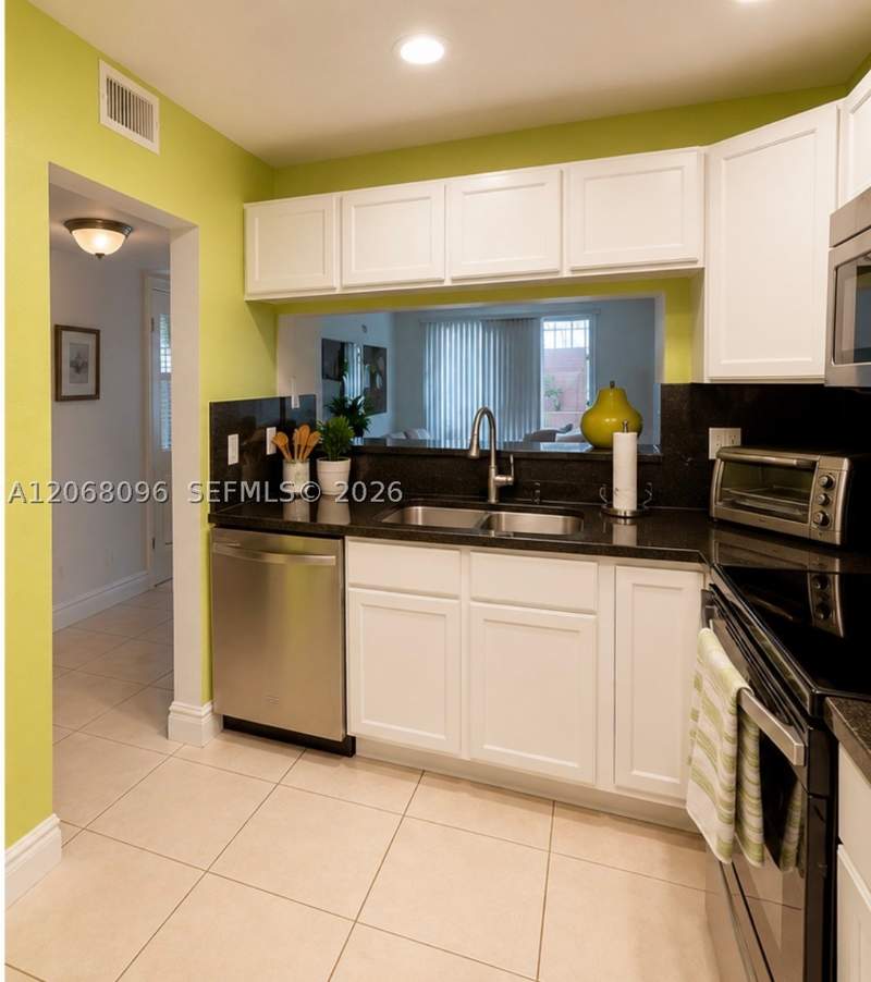 2 bedroom Condominium at 19771 SW 114th Ave 126, Point South Condo, Miami — photo 3