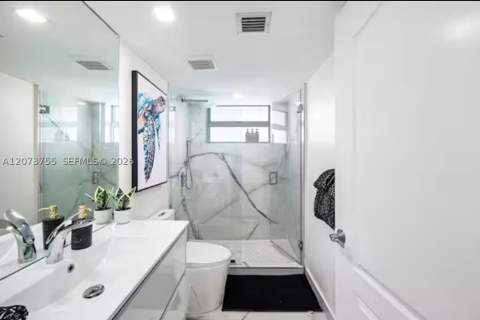 1200 Brickell Bay Dr 4101, Miami FL - photo 12 of 23