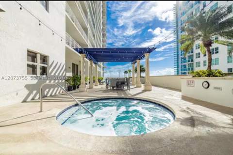 1200 Brickell Bay Dr 4101, Miami FL - photo 18 of 23