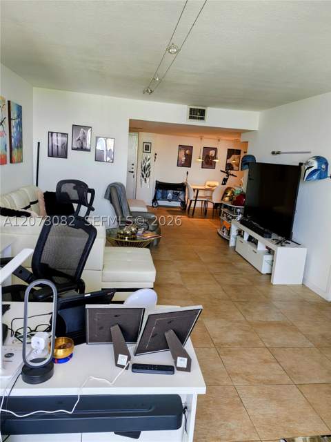 2333 Brickell Ave 2814, Miami FL - photo 6 of 29
