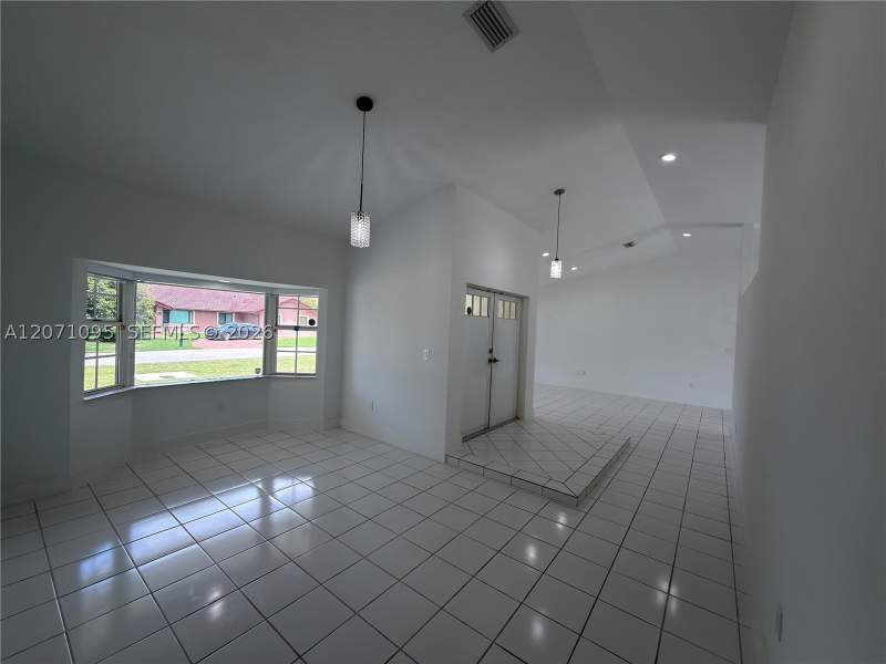 4 bedroom SingleFamilyResidence at 18870 SW 294th Ter, Redavo Estates, Homestead — photo 4