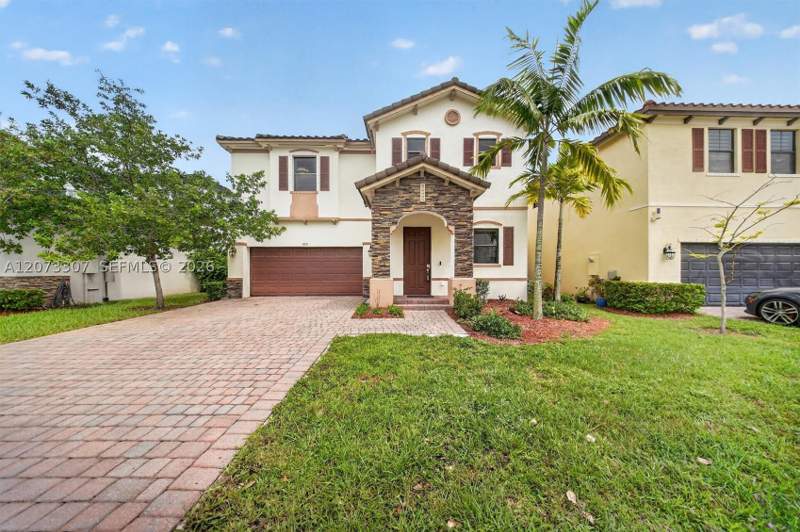 5 bedroom SingleFamilyResidence at 9371 W 35th Ave, Bonterra, Hialeah — photo 2