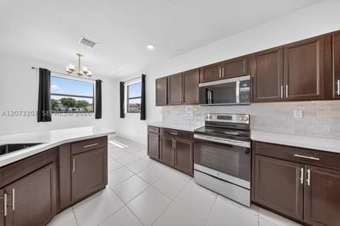 9371 W 35th Ave, Hialeah FL - photo 9 of 39