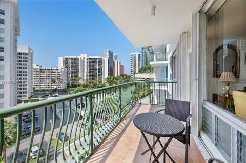 1408 Brickell Bay Dr 706, Miami FL - photo 12 of 41