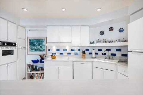 1408 Brickell Bay Dr 706, Miami FL - photo 20 of 41