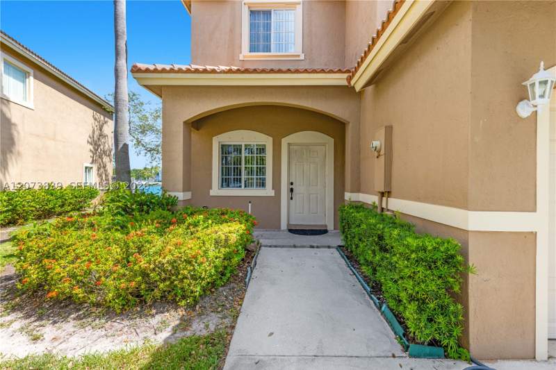 3 bedroom Townhouse at 8549 SW 214th Ln, Santa Barbara, Cutler Bay — photo 3