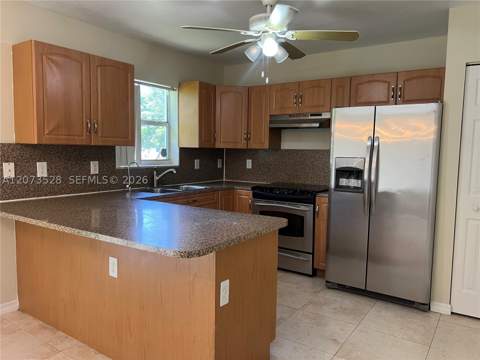 3520 NW 213th Ter, Miami Gardens FL - photo 10 of 30