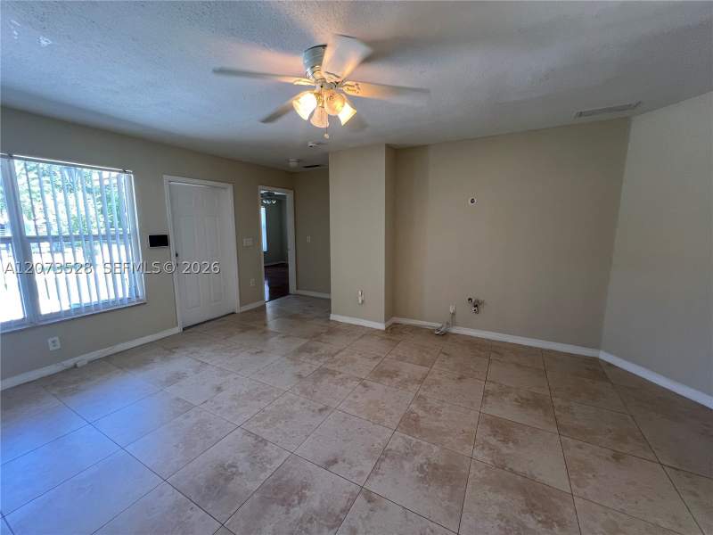 3 bedroom SingleFamilyResidence at 3520 NW 213th Ter, Liberty Gardens, Miami Gardens — photo 2