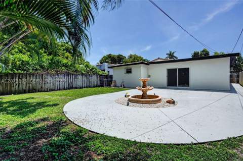 1667 SW 10th St, Miami FL - photo 10 of 30