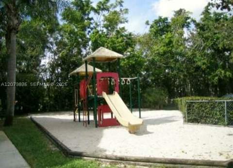 18328 NW 68th Ave O, Hialeah FL - photo 19 of 27