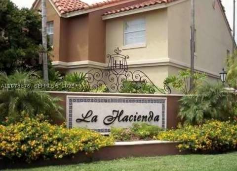 18328 NW 68th Ave O, Hialeah FL - photo 9 of 27