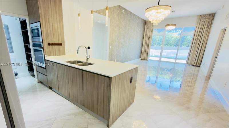 2 bedroom Condominium at 600 NE 27th St 604, Bay House Miami Condo, Miami — photo 2