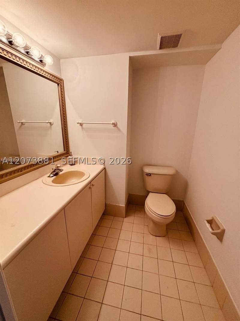 2 bedroom Condominium at 7080 NW 177th St 201-13, Shoma Homes At Country Cl, Hialeah — photo 4