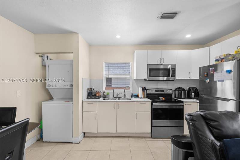 3 bedroom SingleFamilyResidence at 3073 NW 59th St, Hialeah Heights, Miami — photo 5
