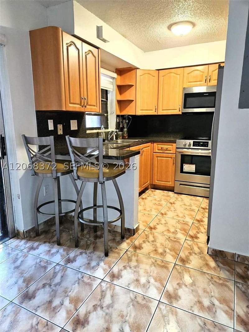 3 bedroom Townhouse at 5274 W 25th Ln 206, Las Brisas Th Apts Condo, Hialeah — photo 4