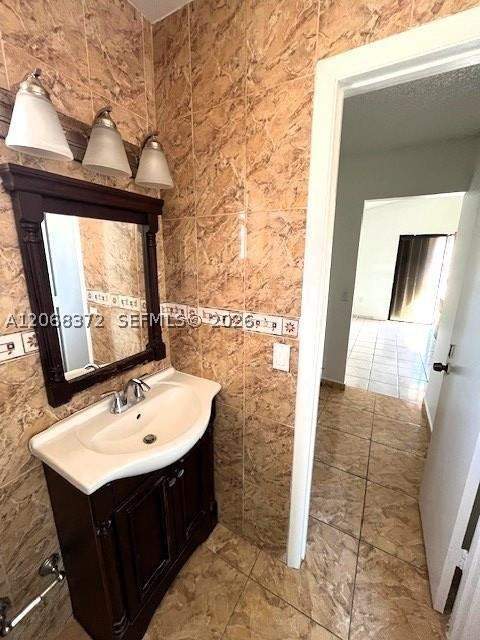 5274 W 25th Ln 206, Hialeah FL - photo 8 of 17