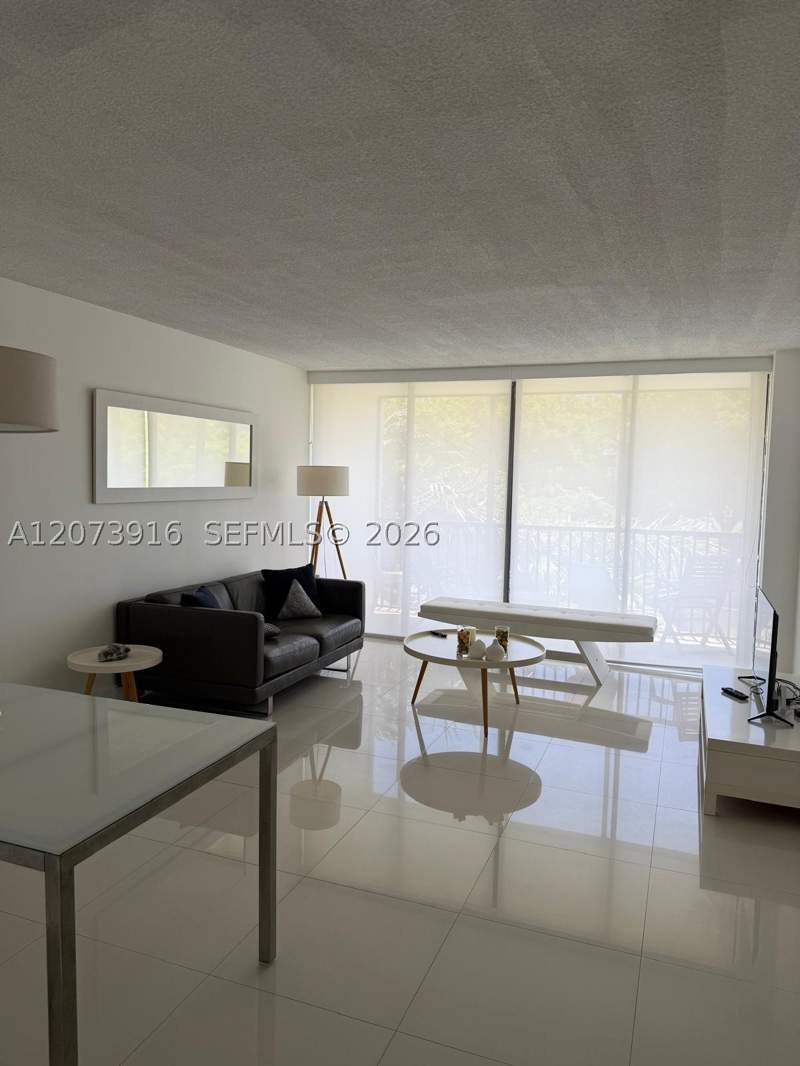 1 bedroom Condominium at 3475 N Country Club Dr 309, Ensenada Condo Bldg E-Ii, Aventura — photo 4