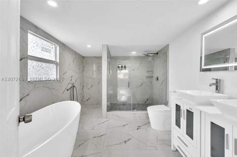 18381 NE 21st Pl, North Miami Beach FL - photo 22 of 44