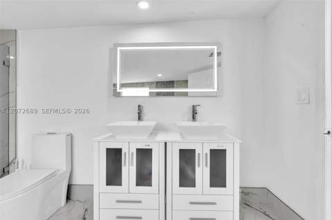 18381 NE 21st Pl, North Miami Beach FL - photo 23 of 44