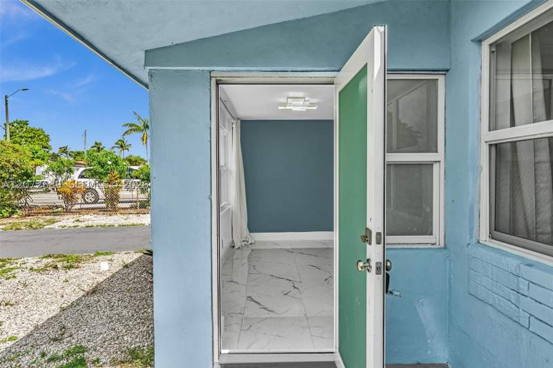 4 bedroom SingleFamilyResidence at 18381 NE 21st Pl, Sun Ray Homes Greynolds P, North Miami Beach — photo 4