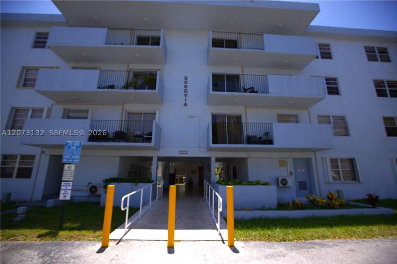3 bedroom Condominium at 1221 SW 122nd Ave 403, Segovia Condo, Miami — photo 2