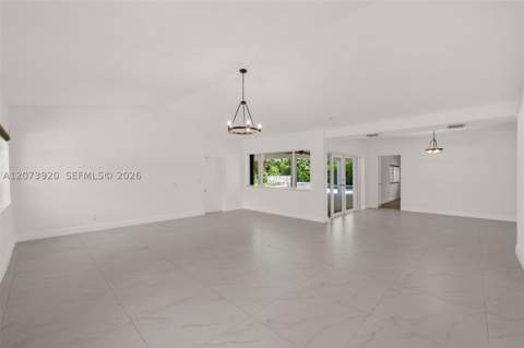 8261 SW 142nd St, Palmetto Bay FL - photo 12 of 39