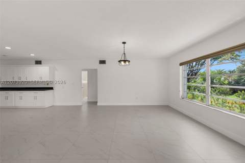 8261 SW 142nd St, Palmetto Bay FL - photo 17 of 39